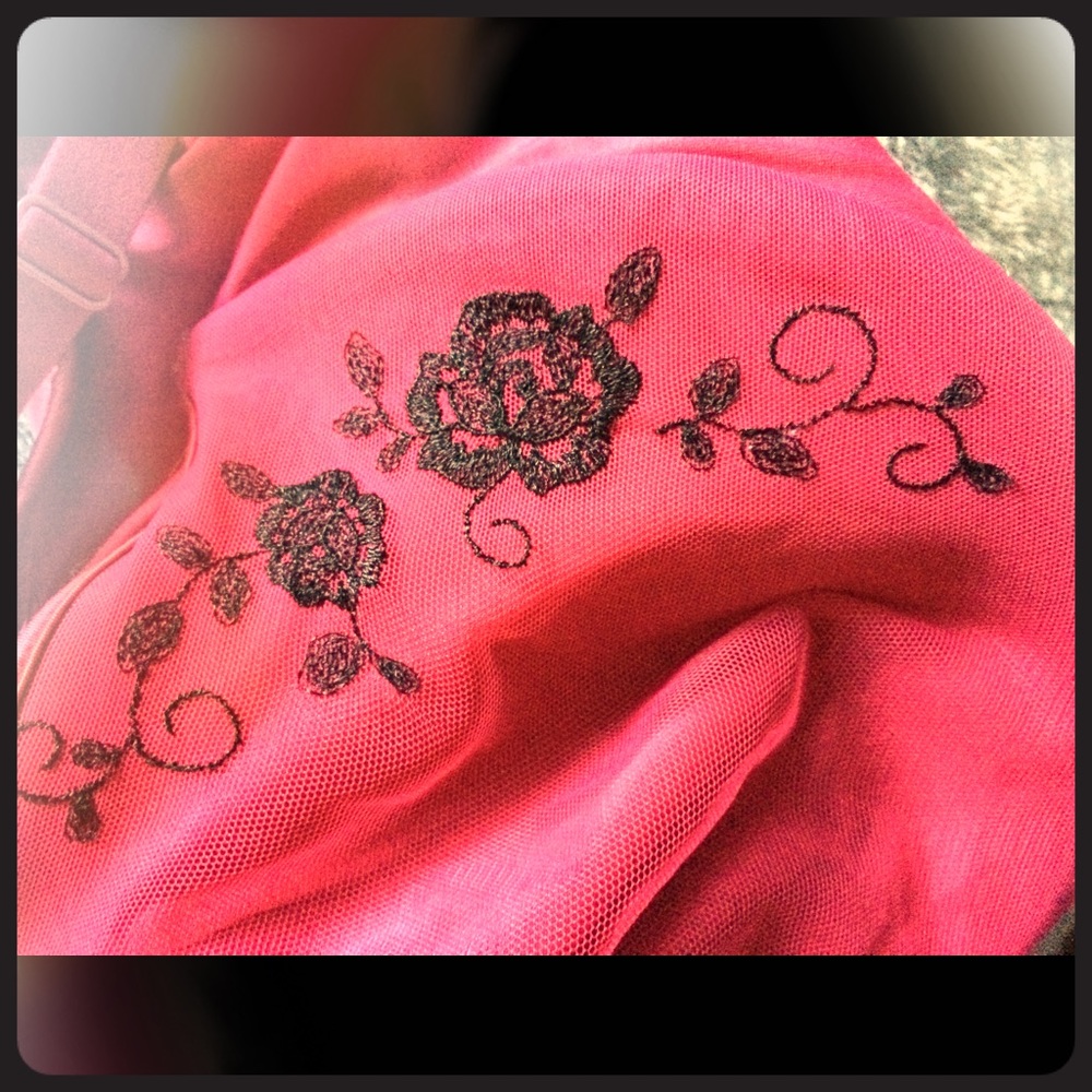 Non padded lilyette bra with sewn flowers